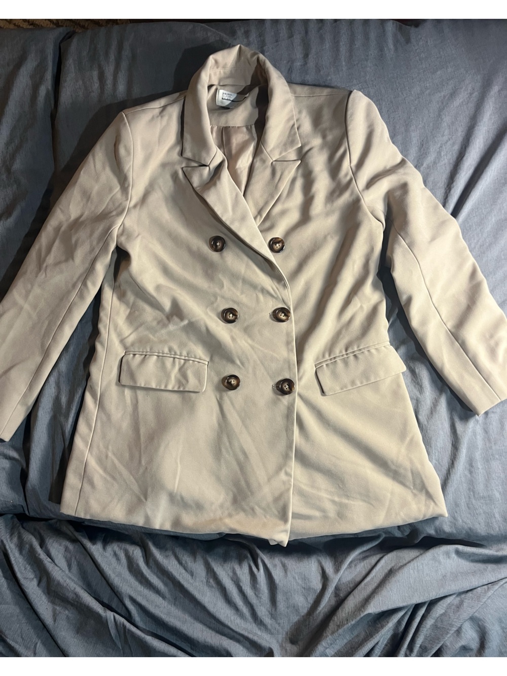 French Maeve womenโs Double-Breasted blazer